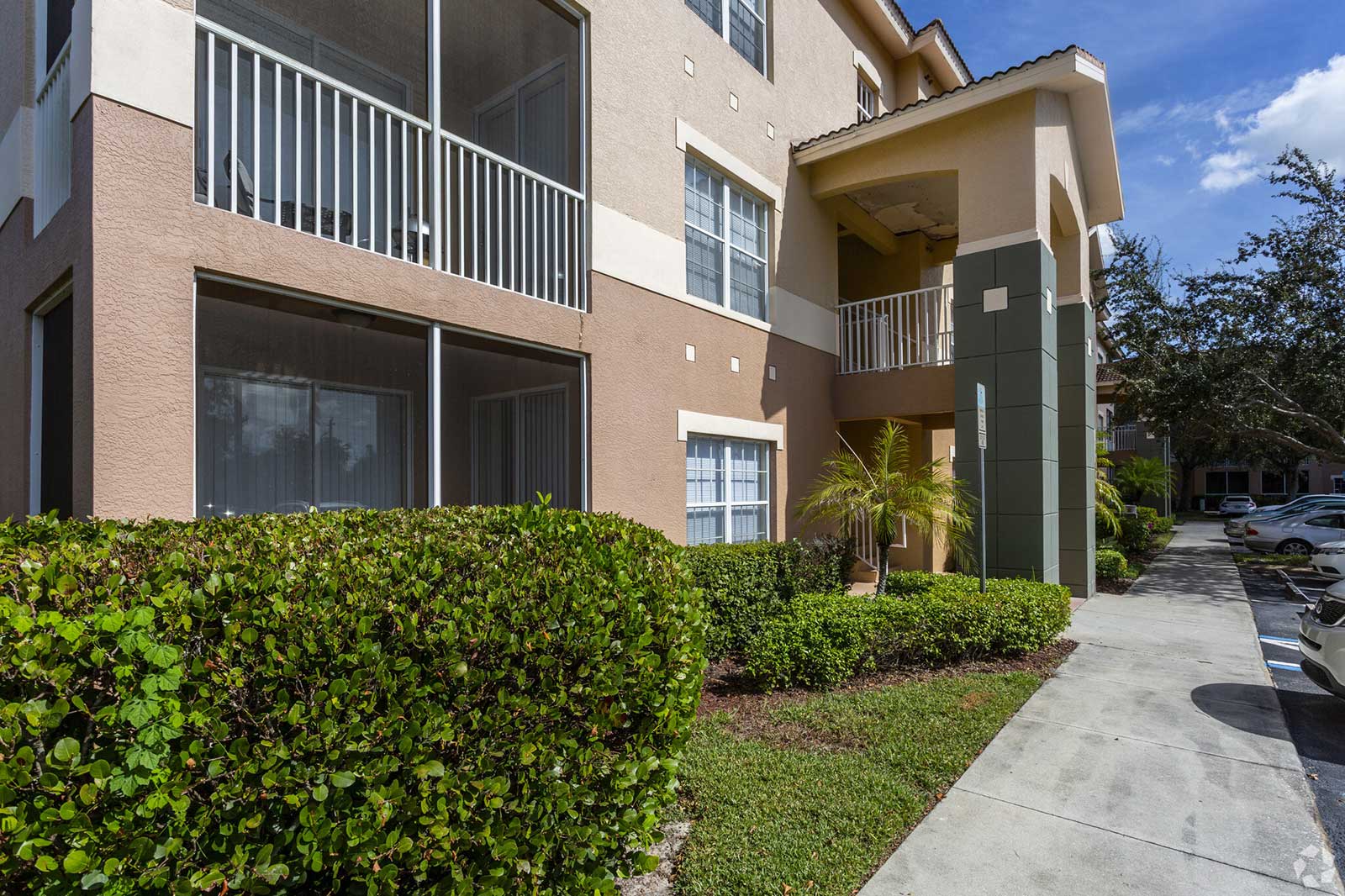 Apartment Photo Gallery The Lakes At College Pointe, Fort Myers, FL