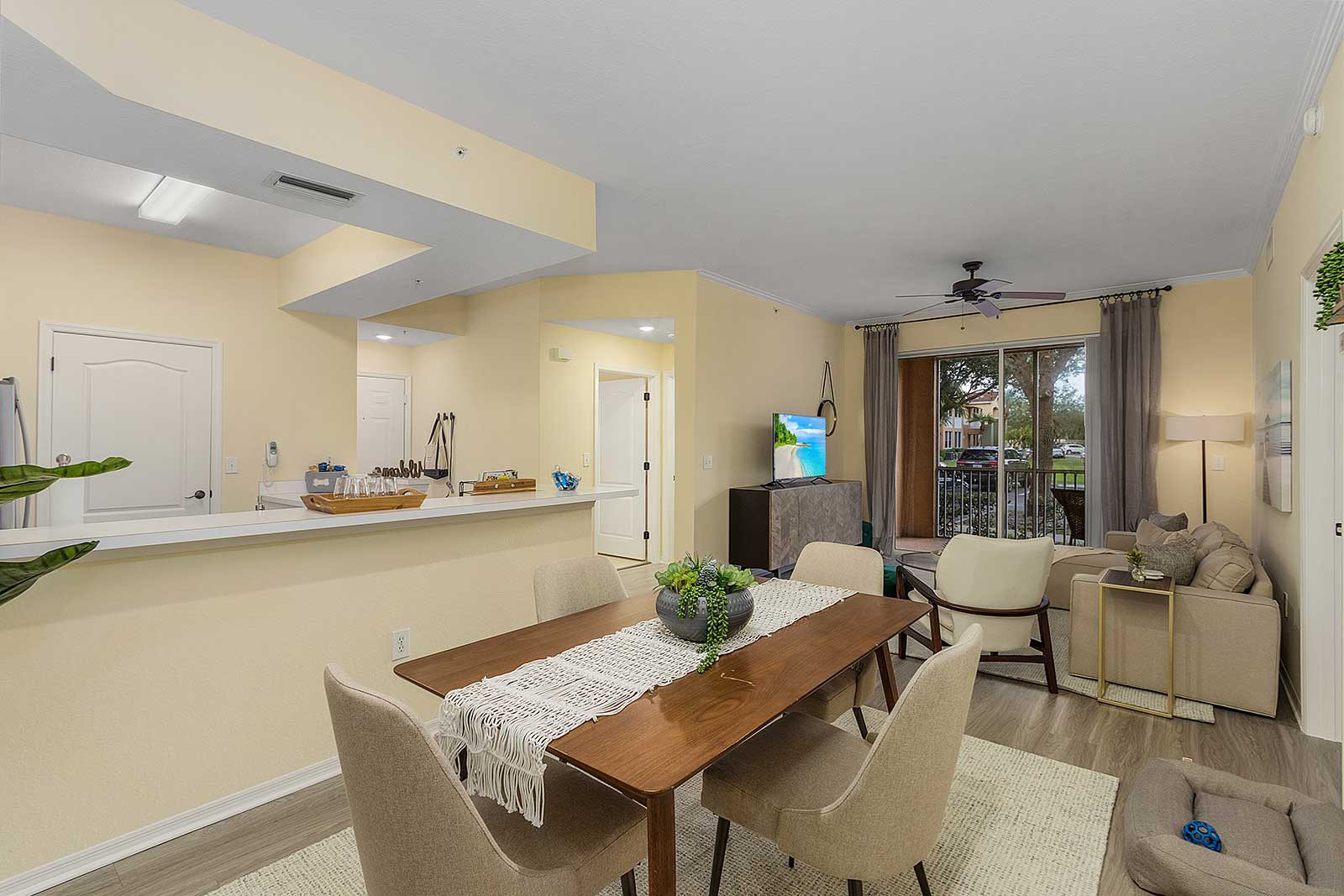 Apartment Photo Gallery The Lakes At College Pointe